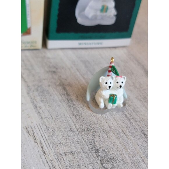 Hallmark miniature polar bear penguin ornament Xmas set - Picture 4 of 7